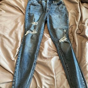 Blue ripped skinny jeans